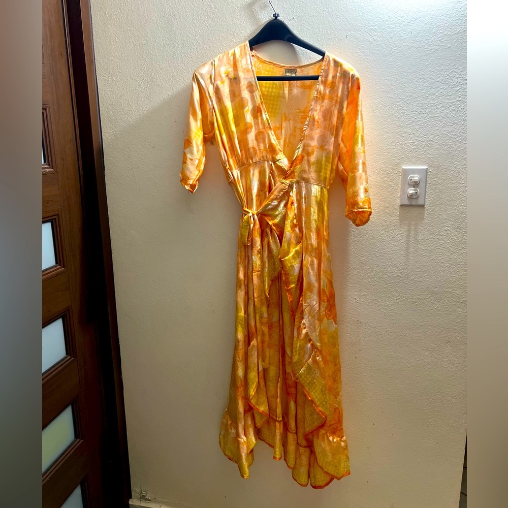 A beautiful dress Indi, new. Is one size perfect if your size is medium or large